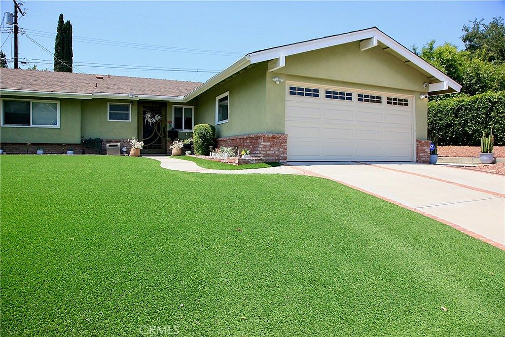 11849 Pierce St, Sylmar, CA 91342 | MLS #SR25161386 | Zillow