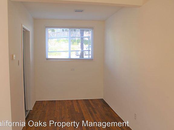 4th image of 1010 Poli St #3