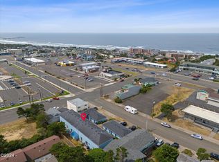 637 SW 9th St, Newport, OR 97365