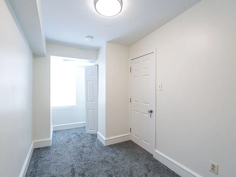 1631 S Clarion St — Photo 13