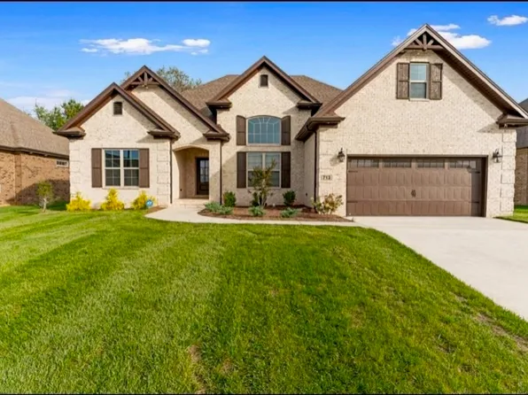 713 Heritage Preserve Ln, Bowling Green, KY 42104