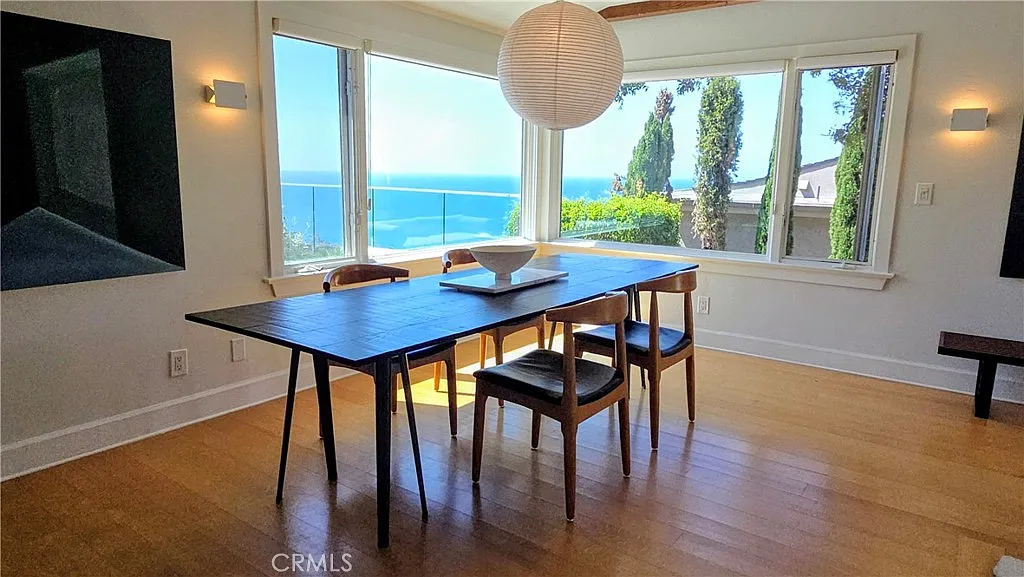 3 bed, 2.5 bath, 1543 sqft, $9,000 — Photo 4