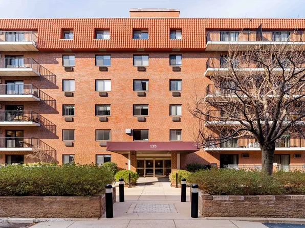 135 Pleasant St APT 605, Brookline, MA 02446