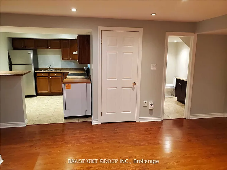 92 Sir Jacobs Cres #BASEMENT — Photo 6