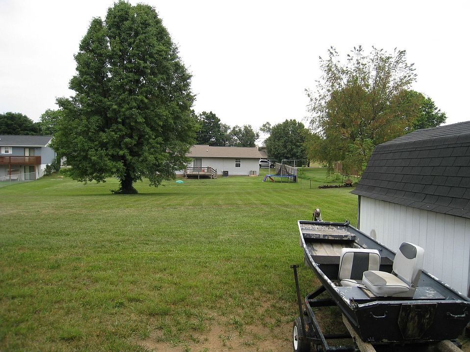 2nd image of 605 Rudd Rd