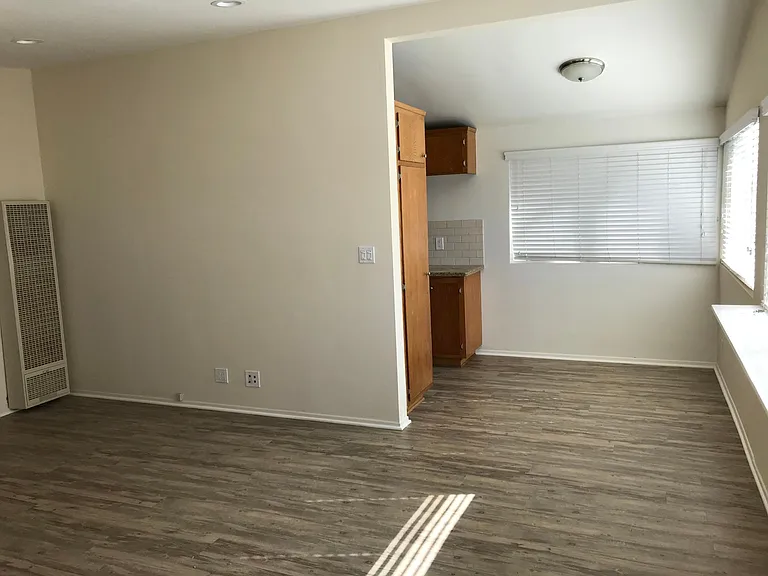 125 Gull St #A — Photo 11