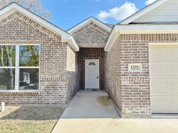 1311 Wright St, Greenville, TX 75401