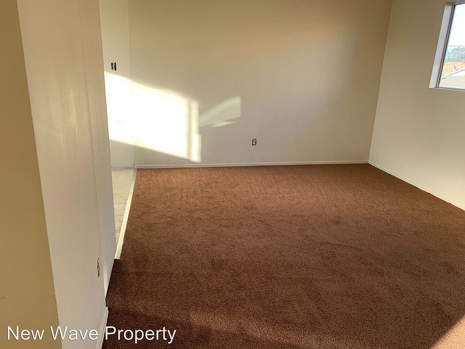 1st image of 1533 E 51st St APT 4
