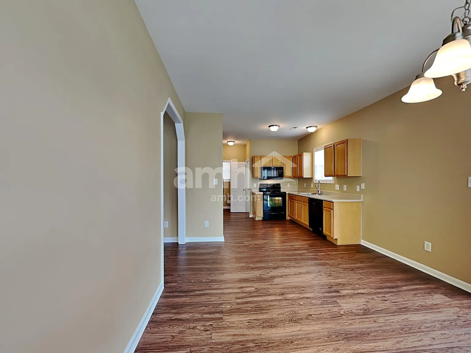 3 bed, 2.5 bath, 1728 sqft, $1,895 — Photo 4
