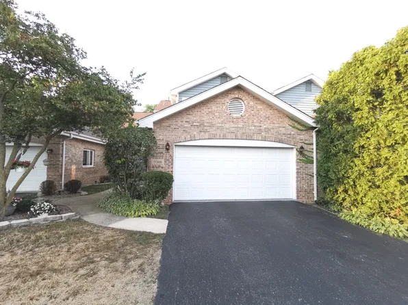17388 Brook Crossing Dr, Orland Park, IL 60467