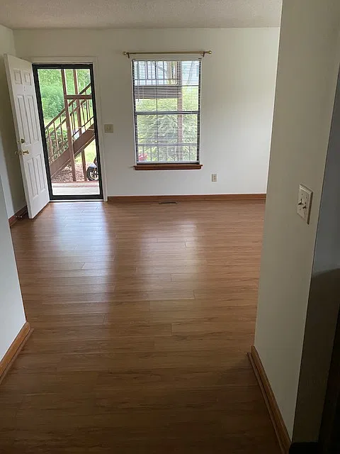 1 bed, 720 sqft, $900 — Photo 4