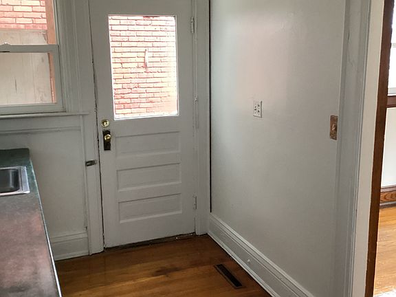 5th image of 25 Delaware Ave #25B