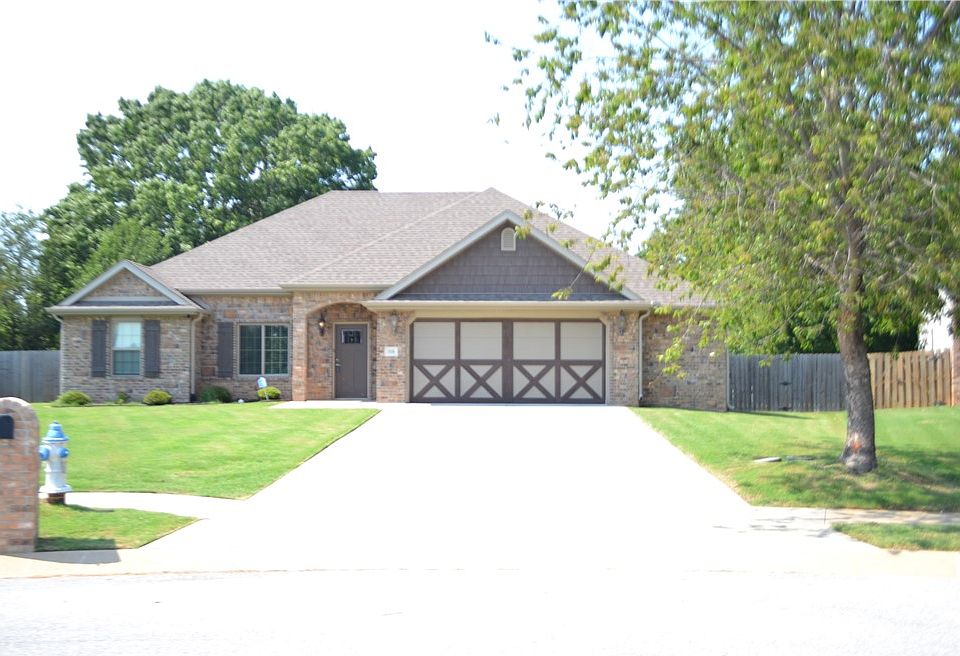 1st image of 518 SE Grandview Dr