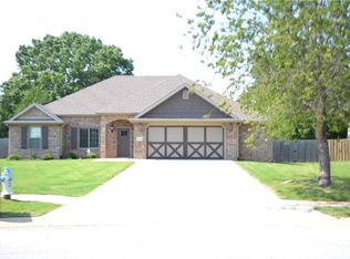 518 SE Grandview Dr, Prairie Grove, AR 72753