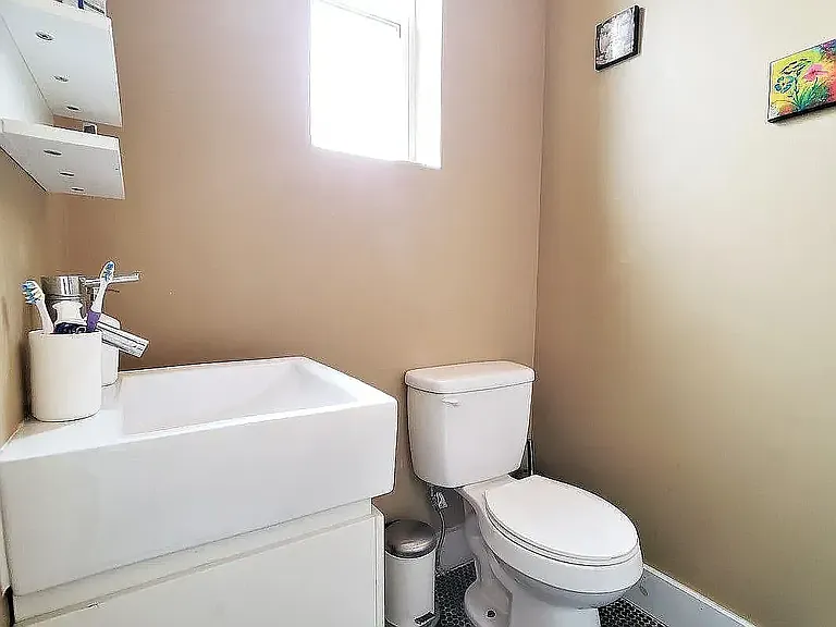 217 Hull St #2A — Photo 9