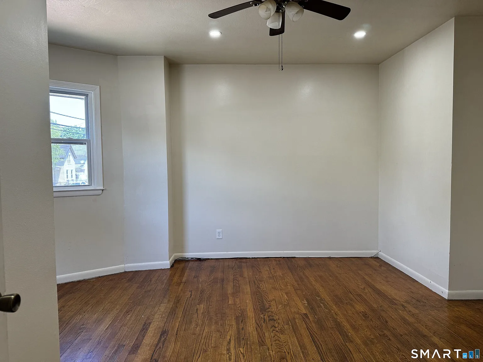 2 bed, 1.0 bath, 818 sqft, $1,875 — Photo 3