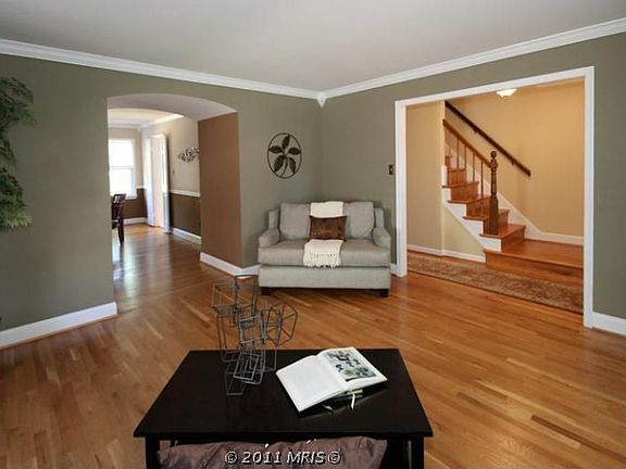 4th image of 9222 Graceland Pl