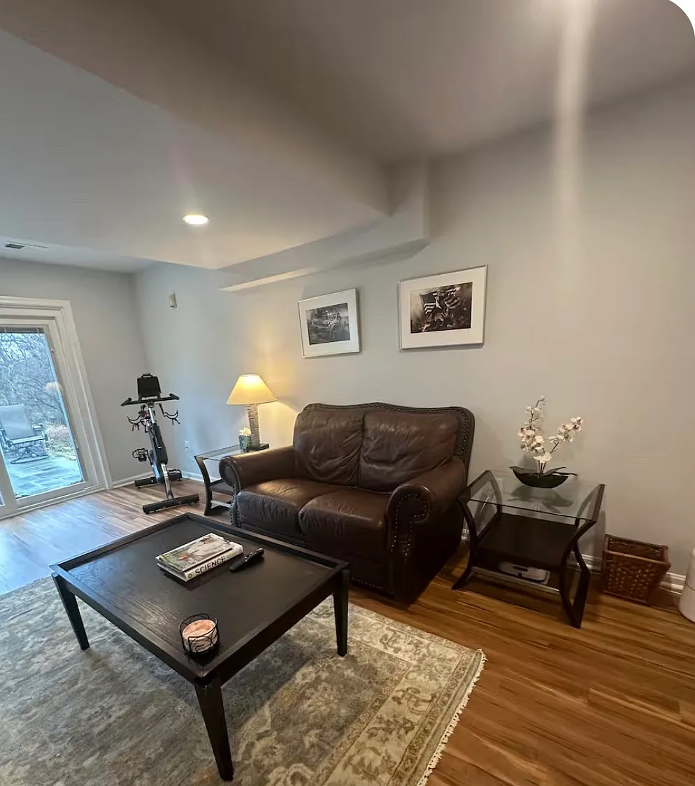 2 bed, 1000 sqft, $2,500 — Photo 2