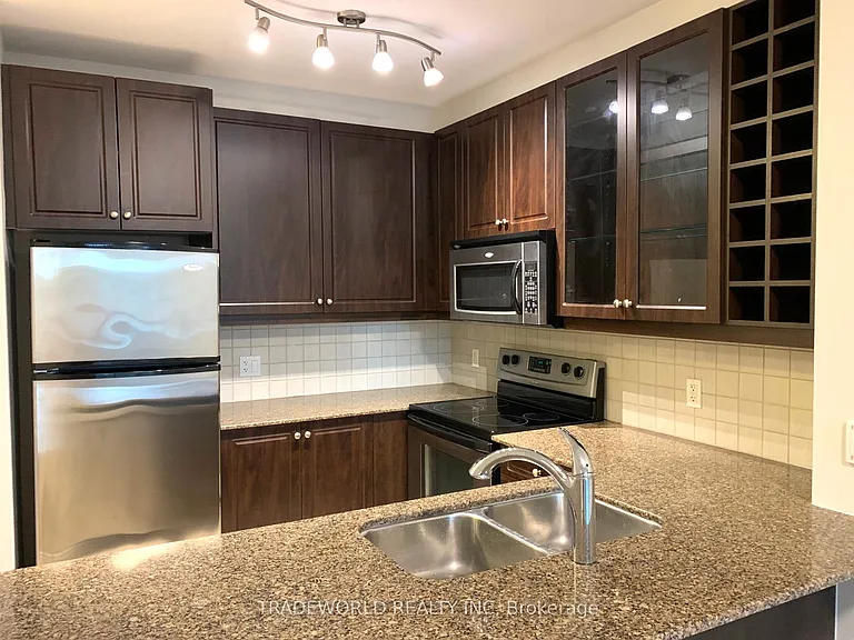 88 Broadway Ave #306 — Photo 5