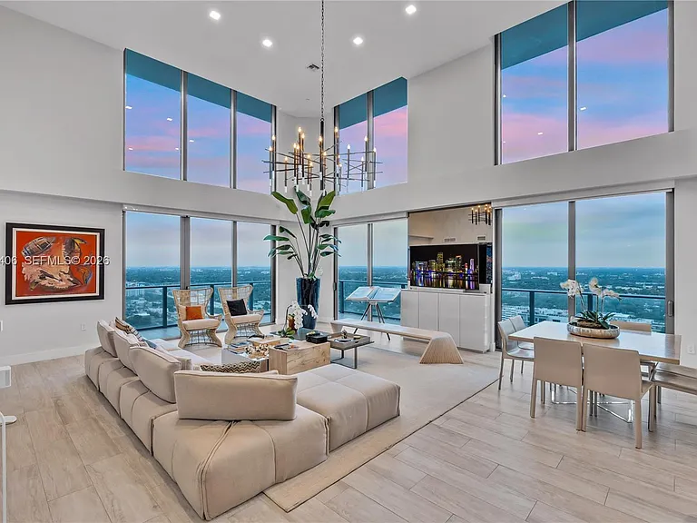 121 NE 34th St #Penthouse 3217 — Photo 15