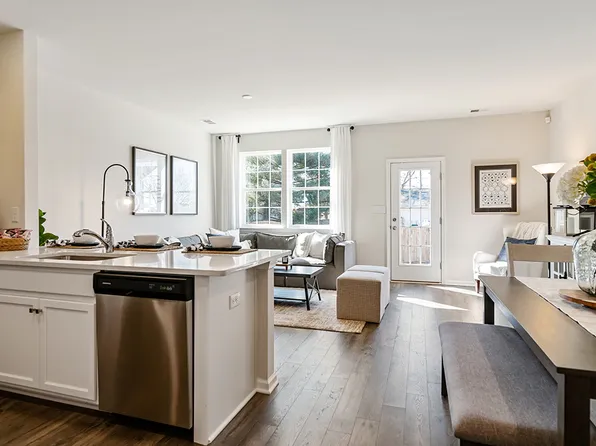 615 Benjamin Ct, Absecon, NJ 08201