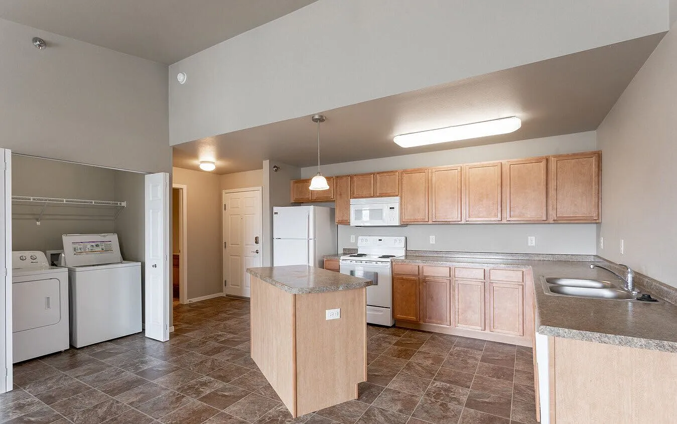 Willow Brooke Lodge Apartments — Photo 2