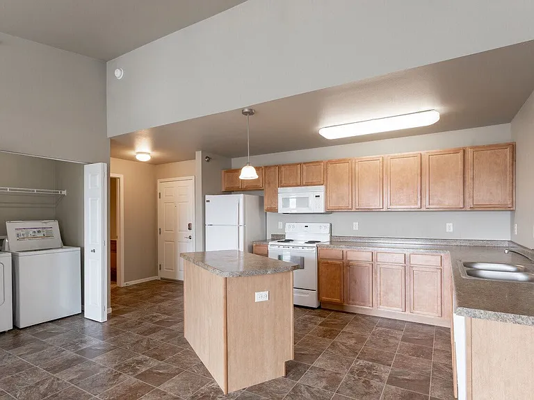 Willow Brooke Lodge Apartments — Photo 2