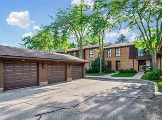 1082 Greenhills Dr, Ann Arbor, MI