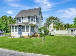 6539 Church St, Chincoteague Island, VA 23336