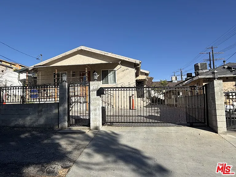 10006 Samoa Ave — Photo 2