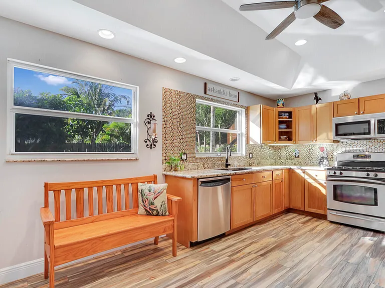 5140 Laird Ln — Photo 11