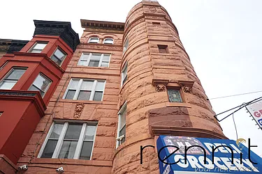 Rented by Rennit Inc.