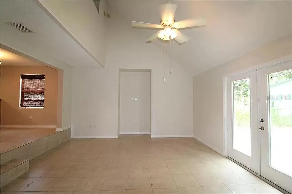 Building Photo - 4515 Groveland Ave