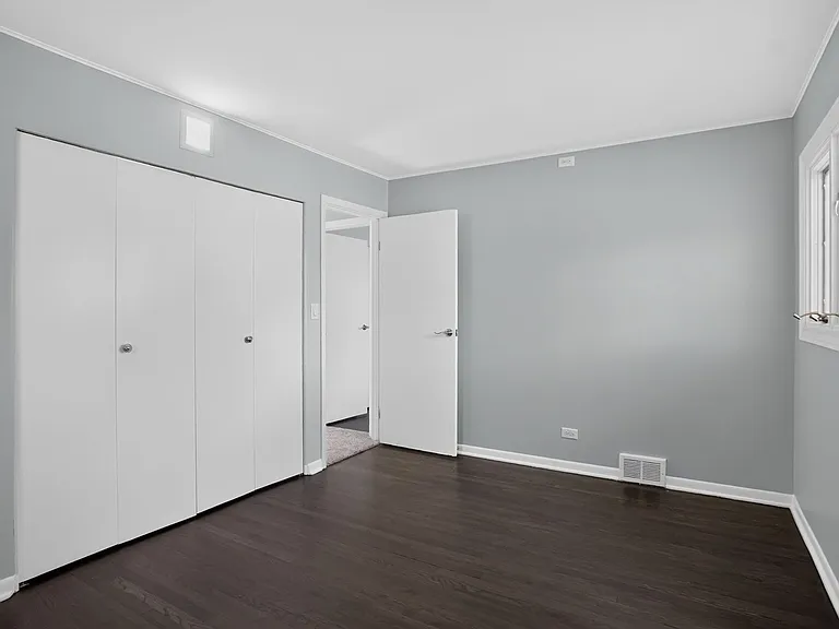 1702 N Beech Rd — Photo 31