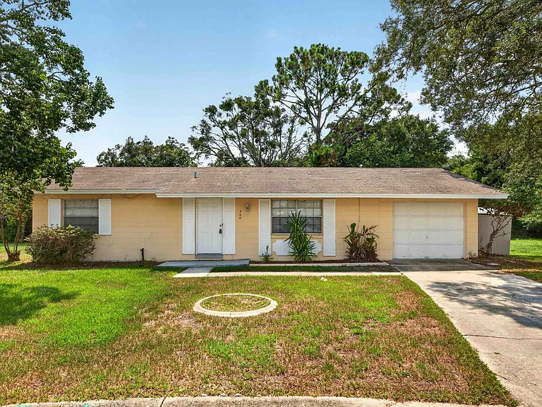 328 Palos Ct — Photo 1