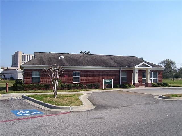 2nd image of 1205 Graham Dr