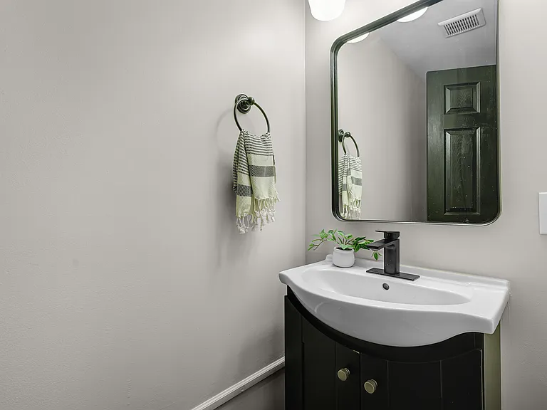 3335 Salena St — Photo 11
