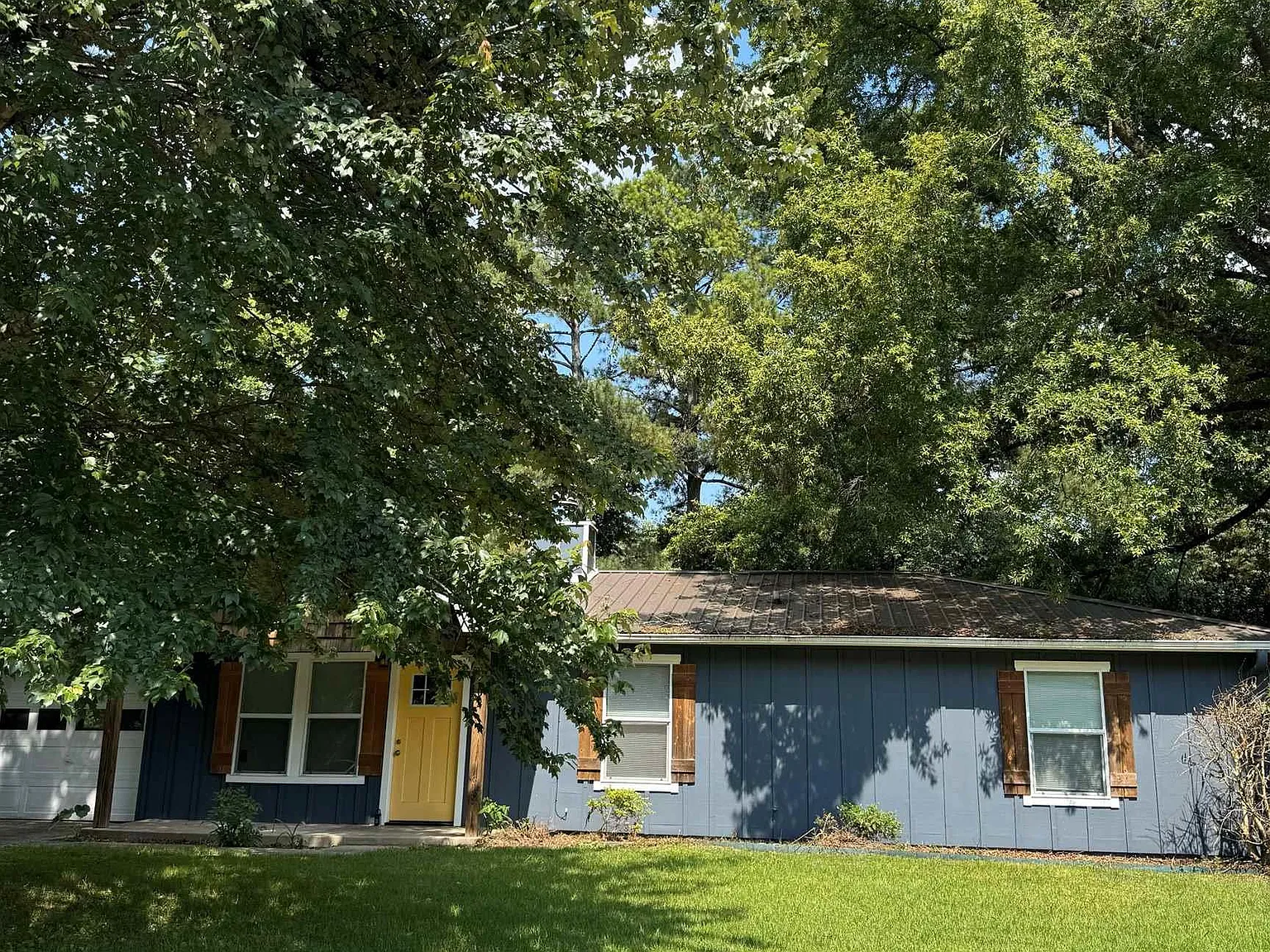3 bed, 2.0 bath, 1195 sqft, $1,595 — Photo 3