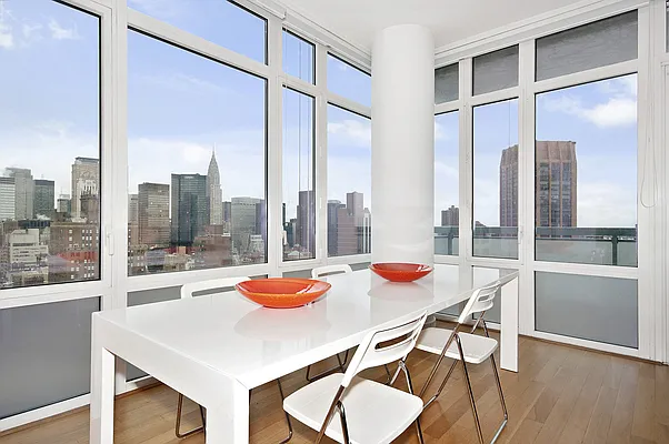 Sold by Vivaldi Real Estate | media 7