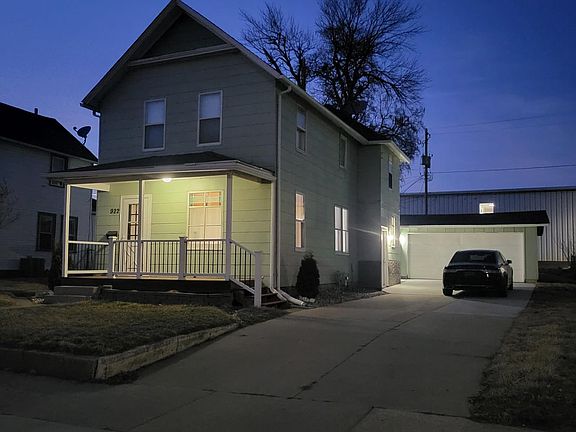 4th image of 922 W 12th St