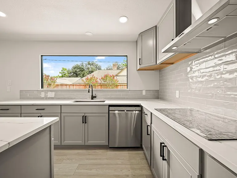 3010 Manila Ln — Photo 7