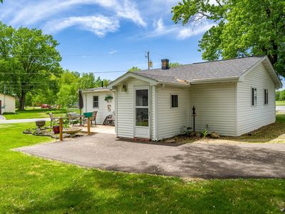 611 N Blackhawk Dr, Byron, IL, 61010
