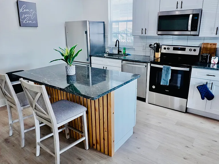 1131 Garfield St #B — Photo 3