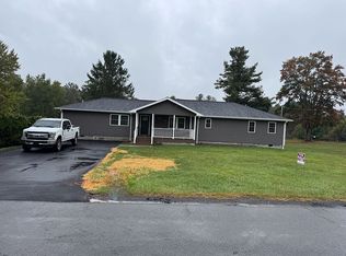 242 Sand Knob Rd, Nimitz, WV 25978