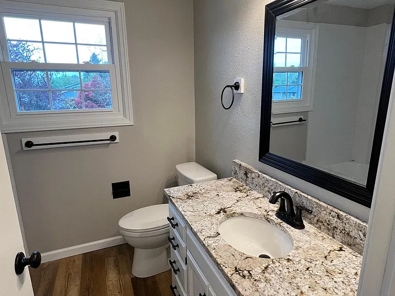2549 NW Fairlawn St — Photo 19