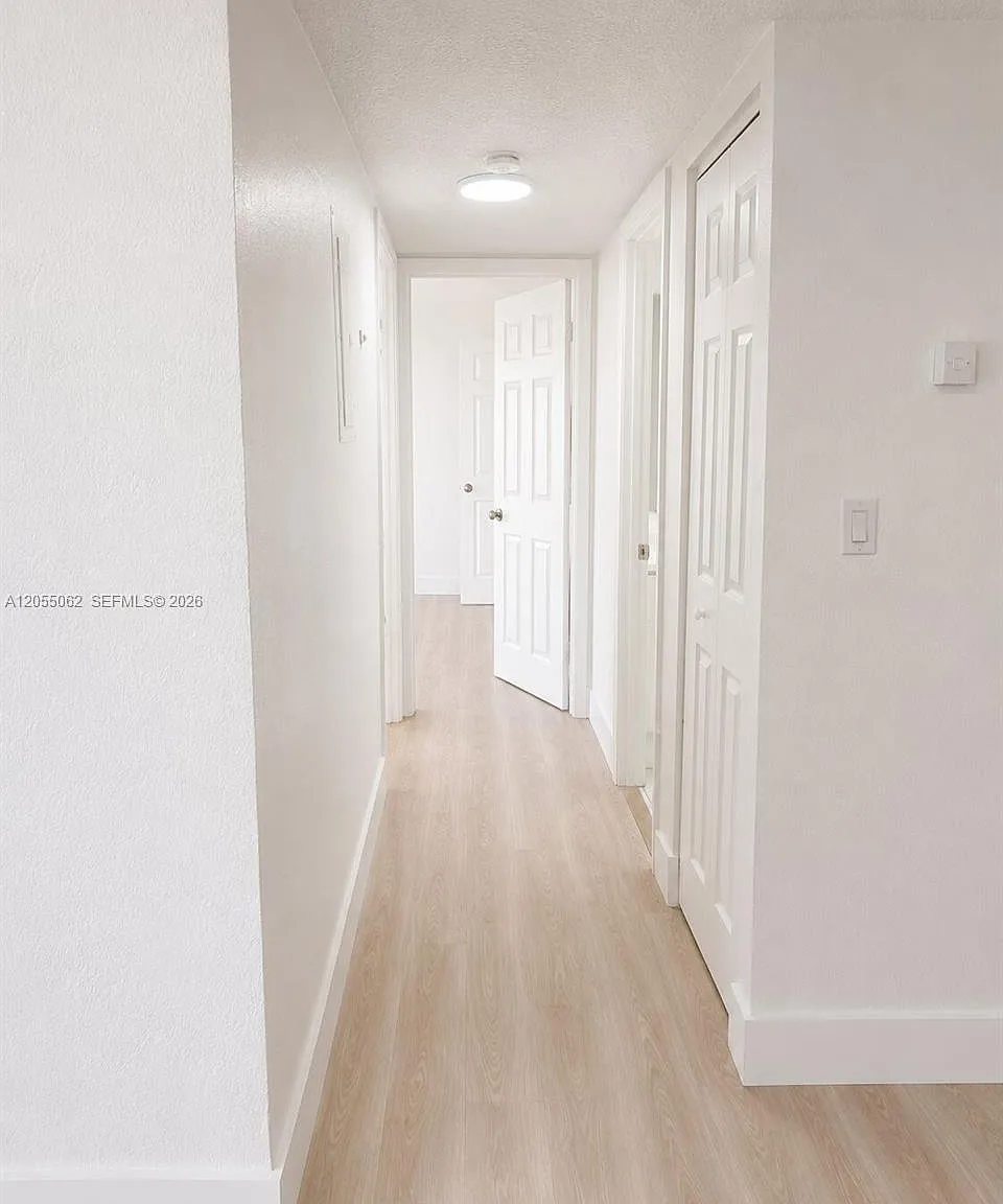 Westland Gardens Condo — Photo 4