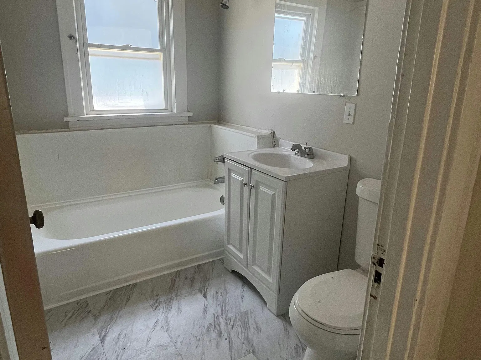 2 bed, 900 sqft, $1,000 — Photo 4