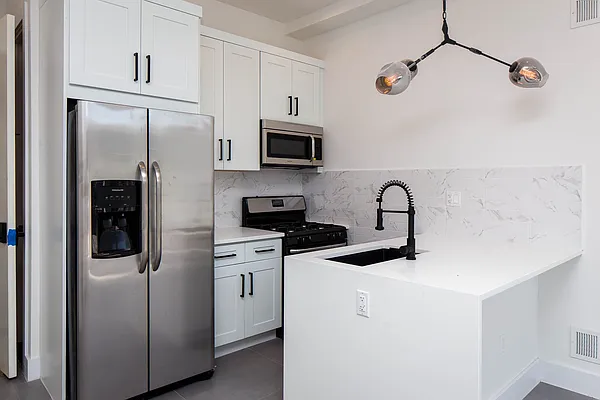 Rented by Nooklyn NYC LLC | media 54