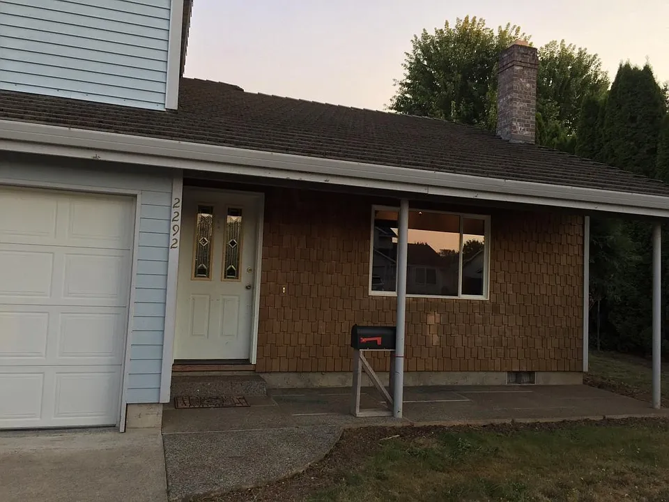 2292 Riviera Ct
