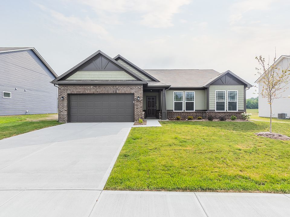 1st image of 905 Grassy Branch Dr